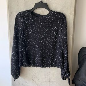 Zara pleated polka dot tie sleeve blouse 👀
